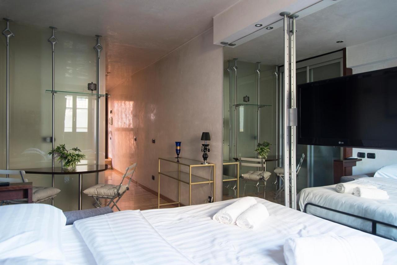 Youhosty - Duomo Studio Apartment Mediolan Zewnętrze zdjęcie